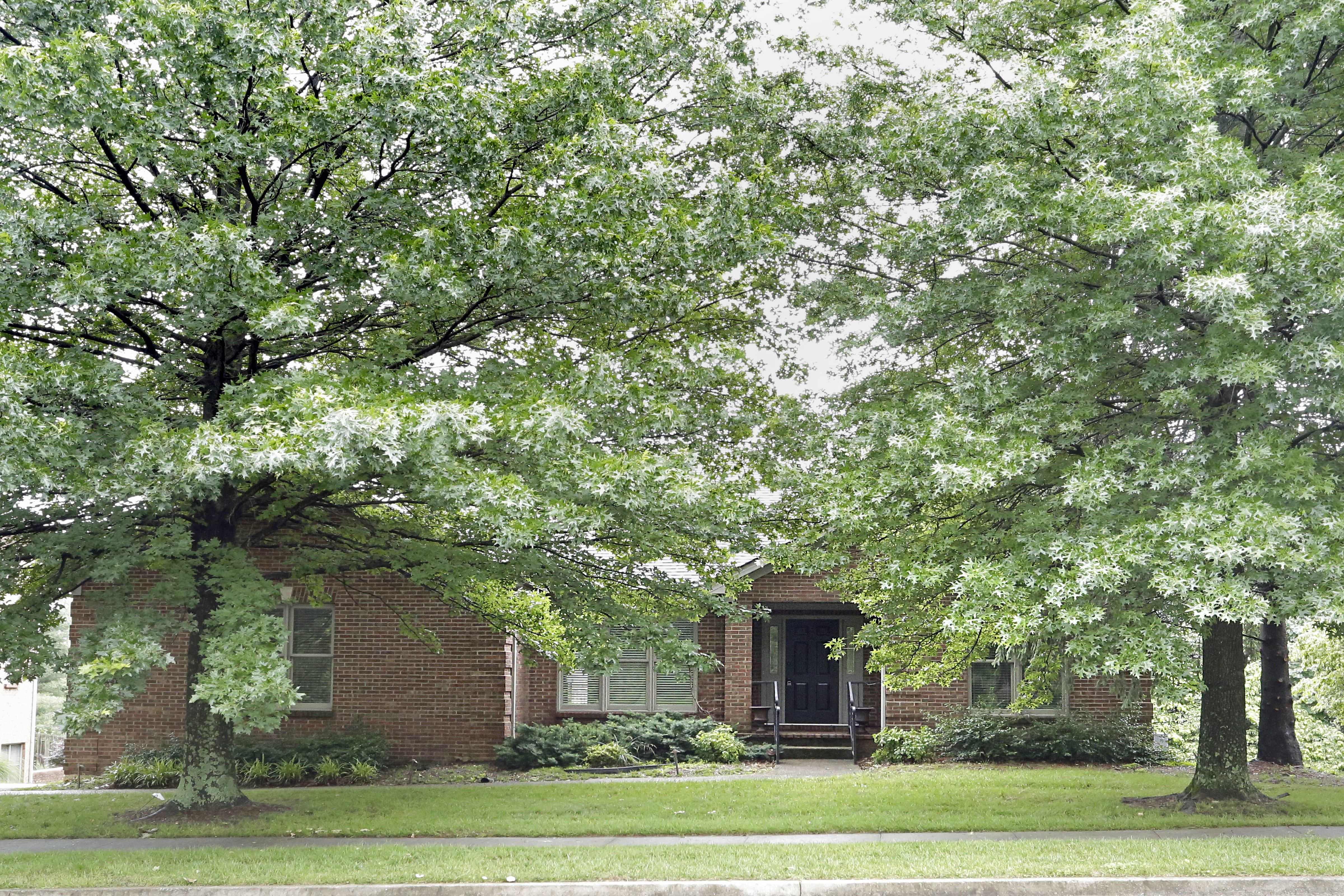 House amongst trees in Firebrook, Lexington, Kentucky